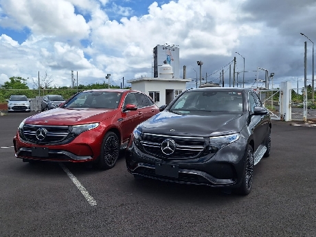 Two units Mercedes Benz EQC 400 AMG Red wine and Gray EV